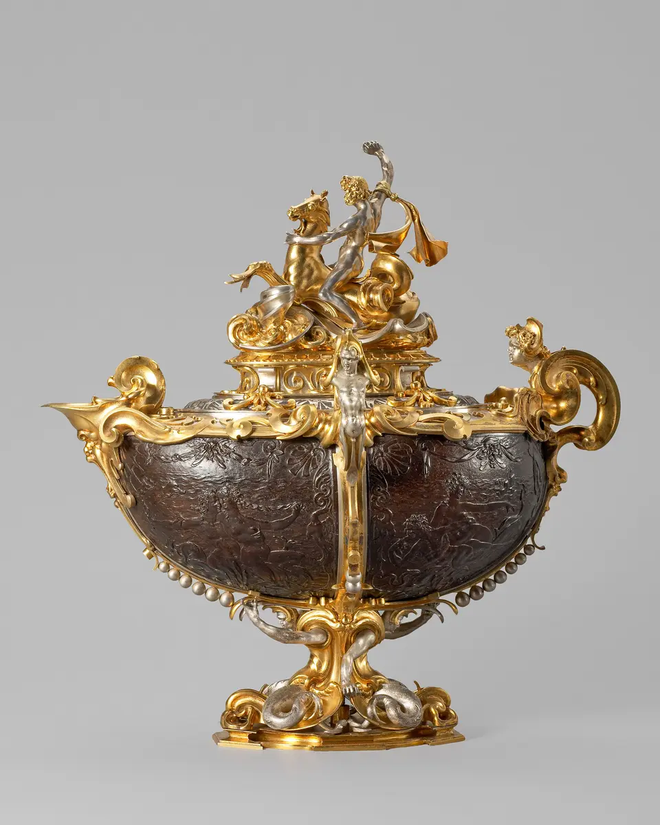 Decorative Ewer with Seychelles Nut
