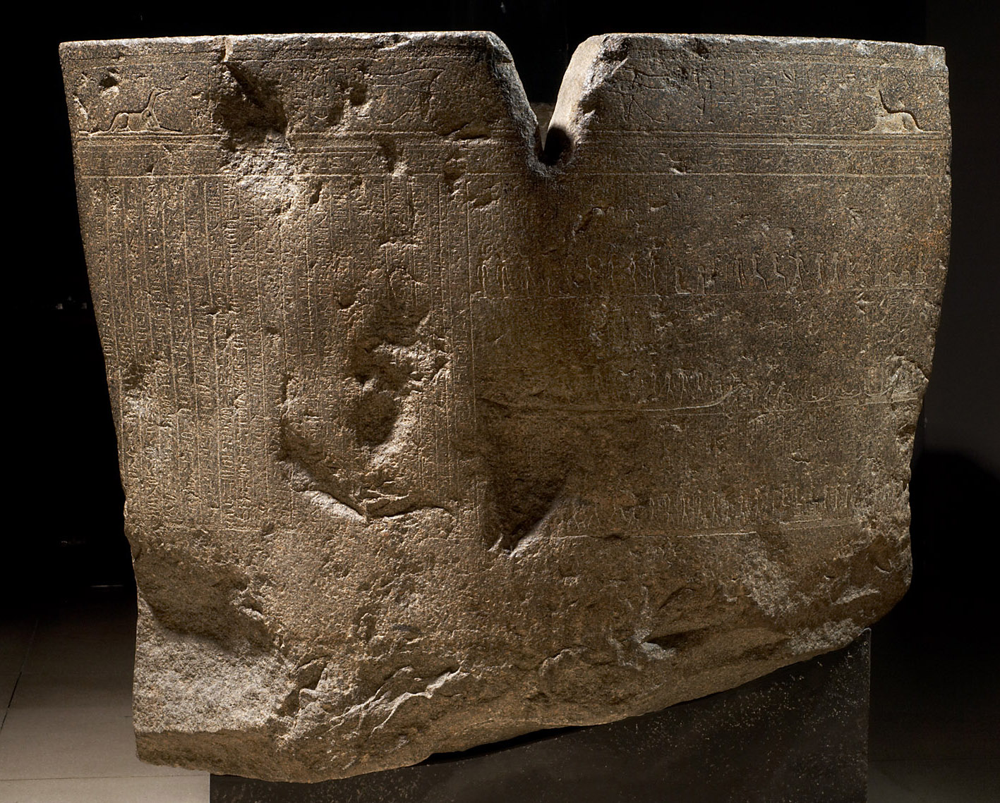 Unterteil des Sarkophags des In-her-nechet