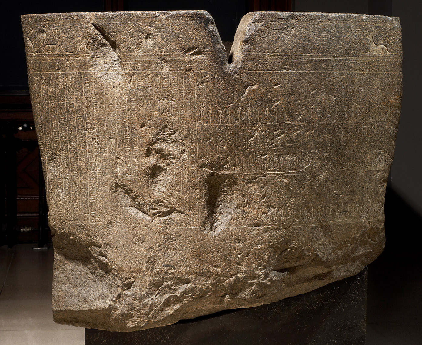 Unterteil des Sarkophags des In-her-nechet