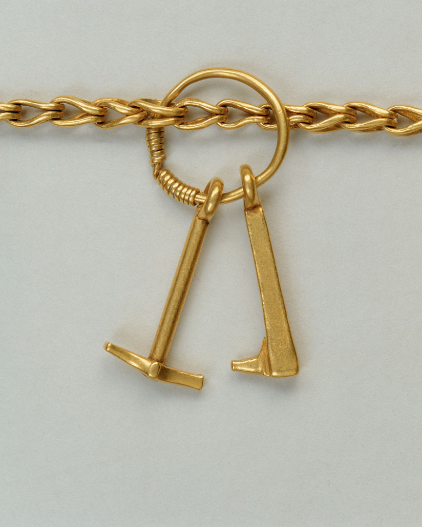 Goldkette mit 52 Anhängern