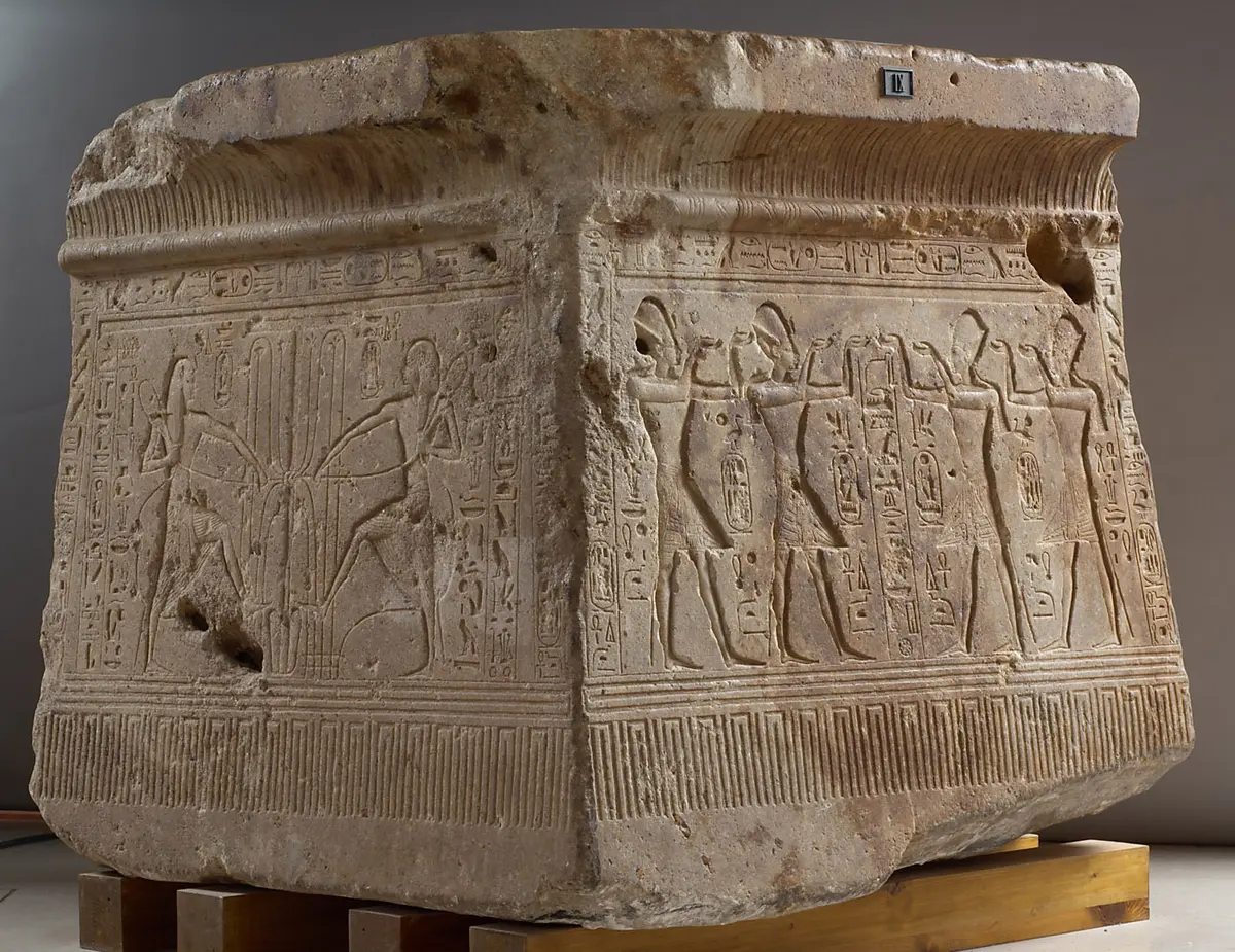 Base for a god’s boat