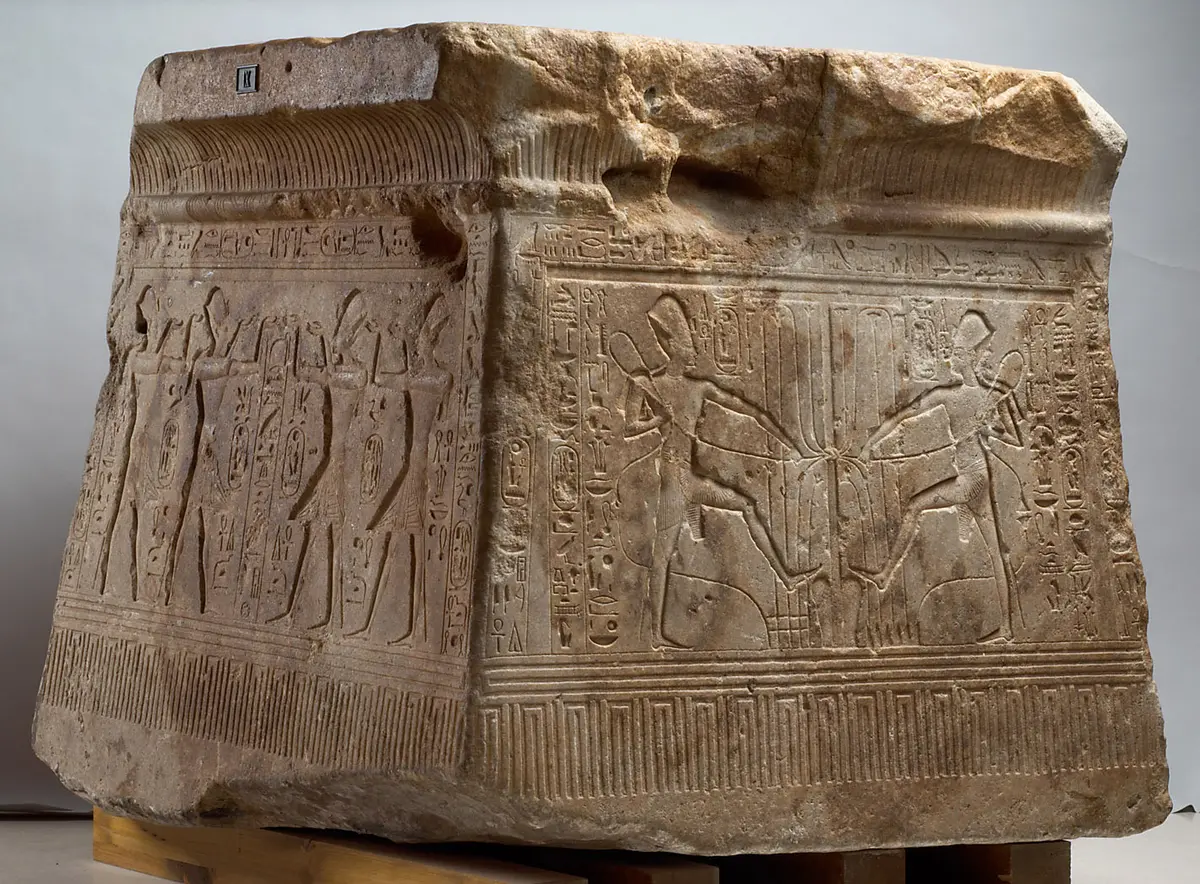 Base for a god’s boat