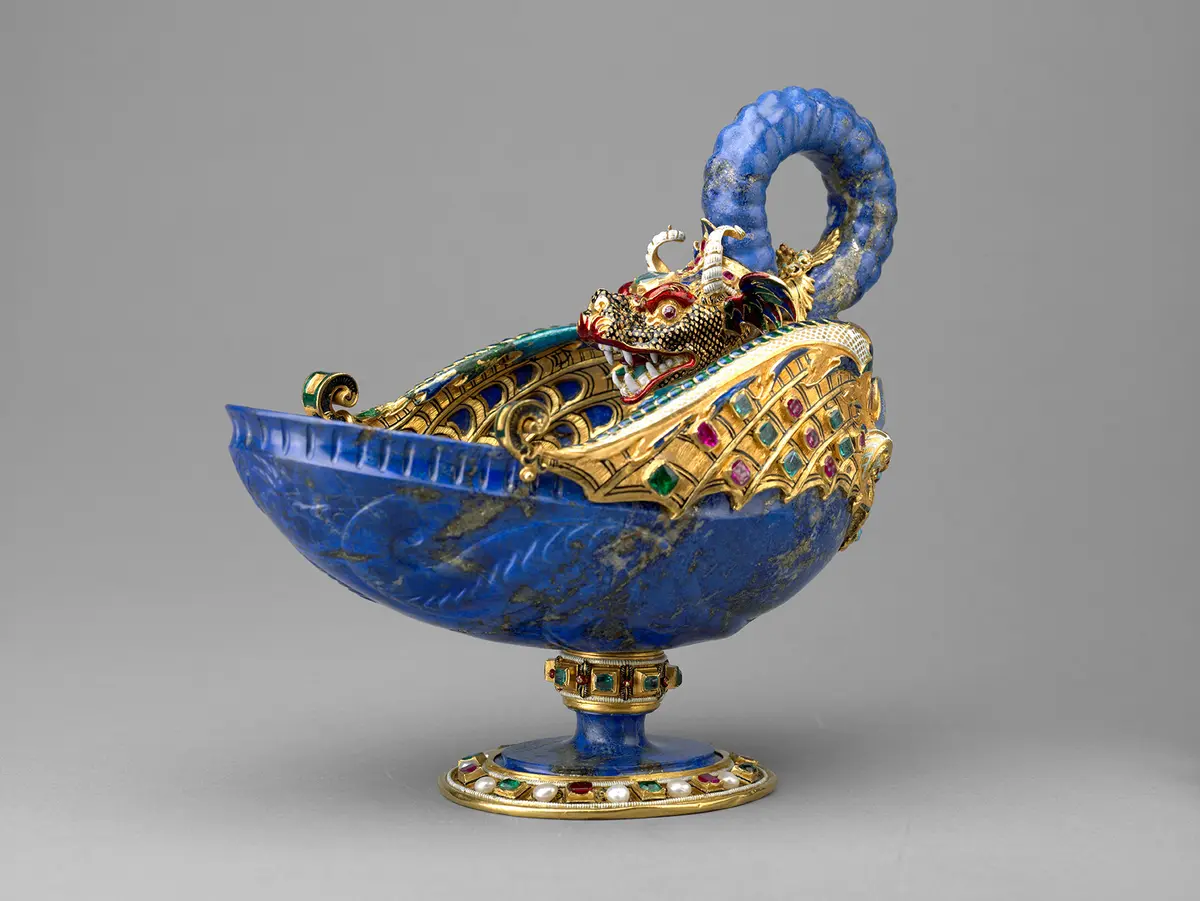 Shell-shaped Bowl, so-called Dragon Bowl