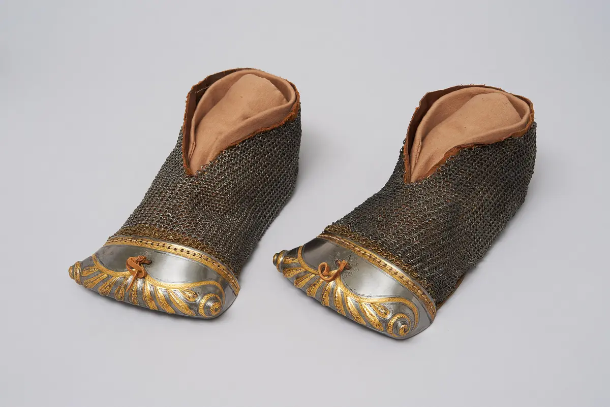 Doppelstücke einer Harnischgarnitur