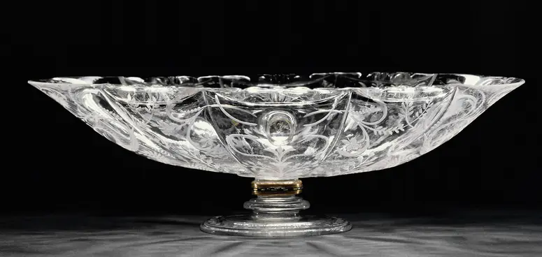Eight-lobed Bowl