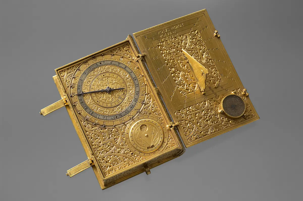 Anhängeuhr in Buchform