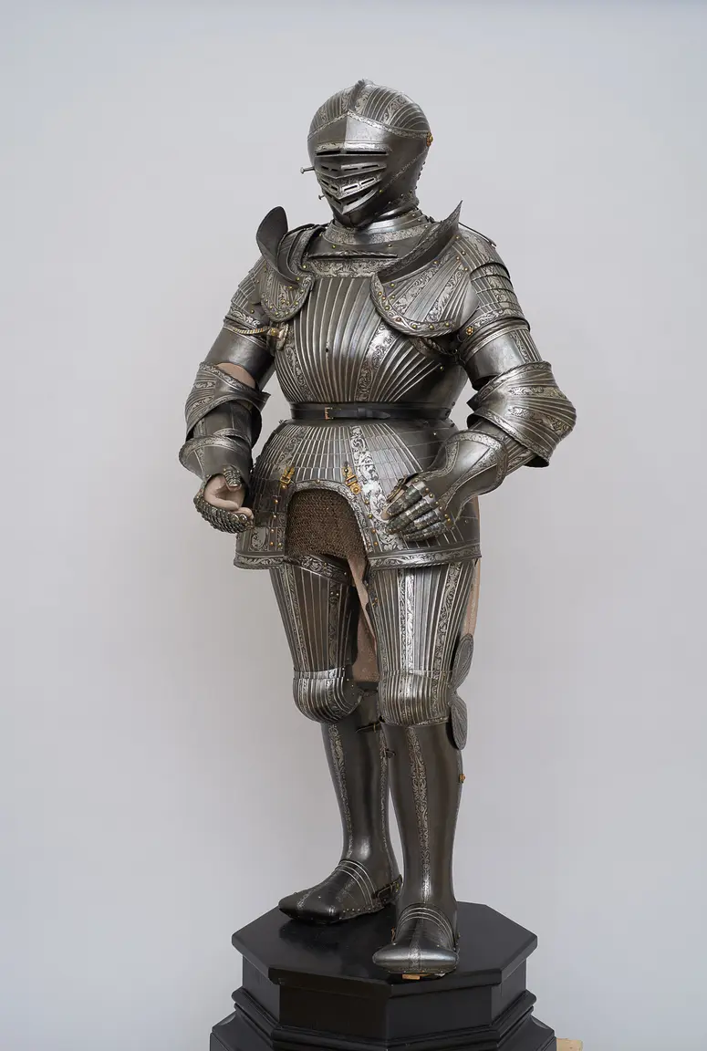 Fluted field armour