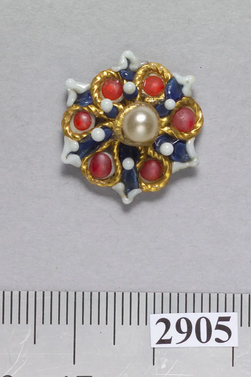 Knopf aus Glas mit Perle