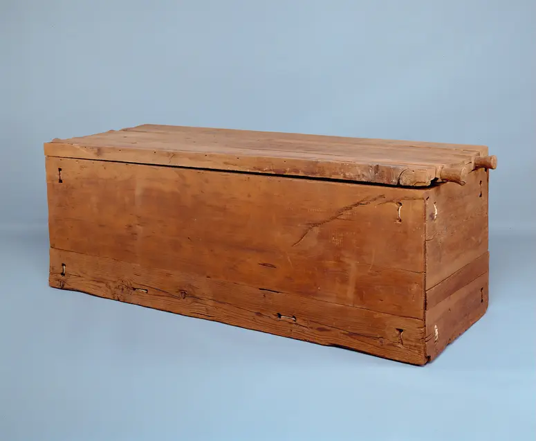 Double box-like coffin