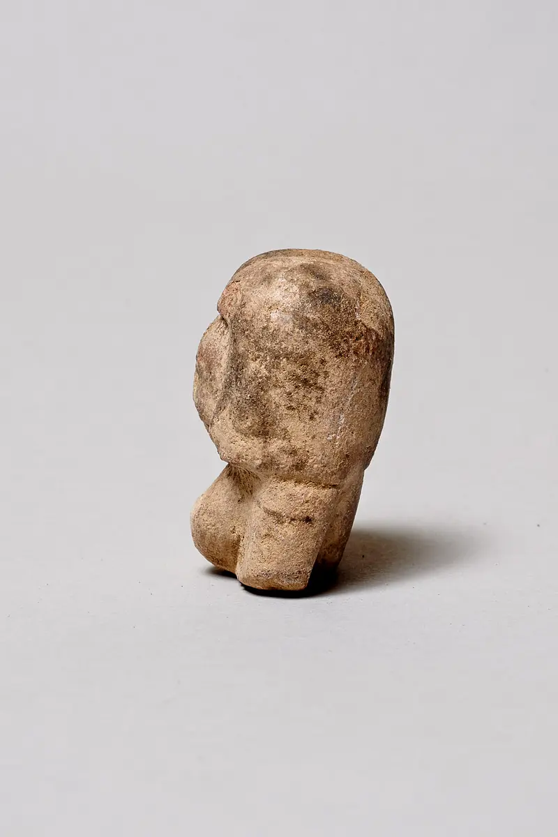 Fragmentierte Figur einer Frau