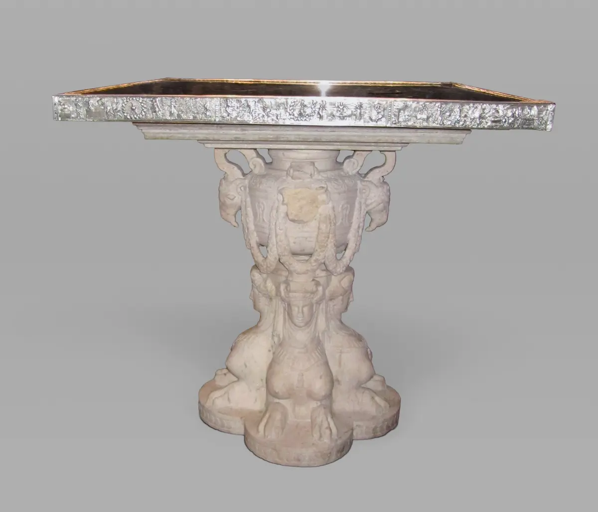 Tischplatte mit Marmorfuß (nicht dazugehörig)