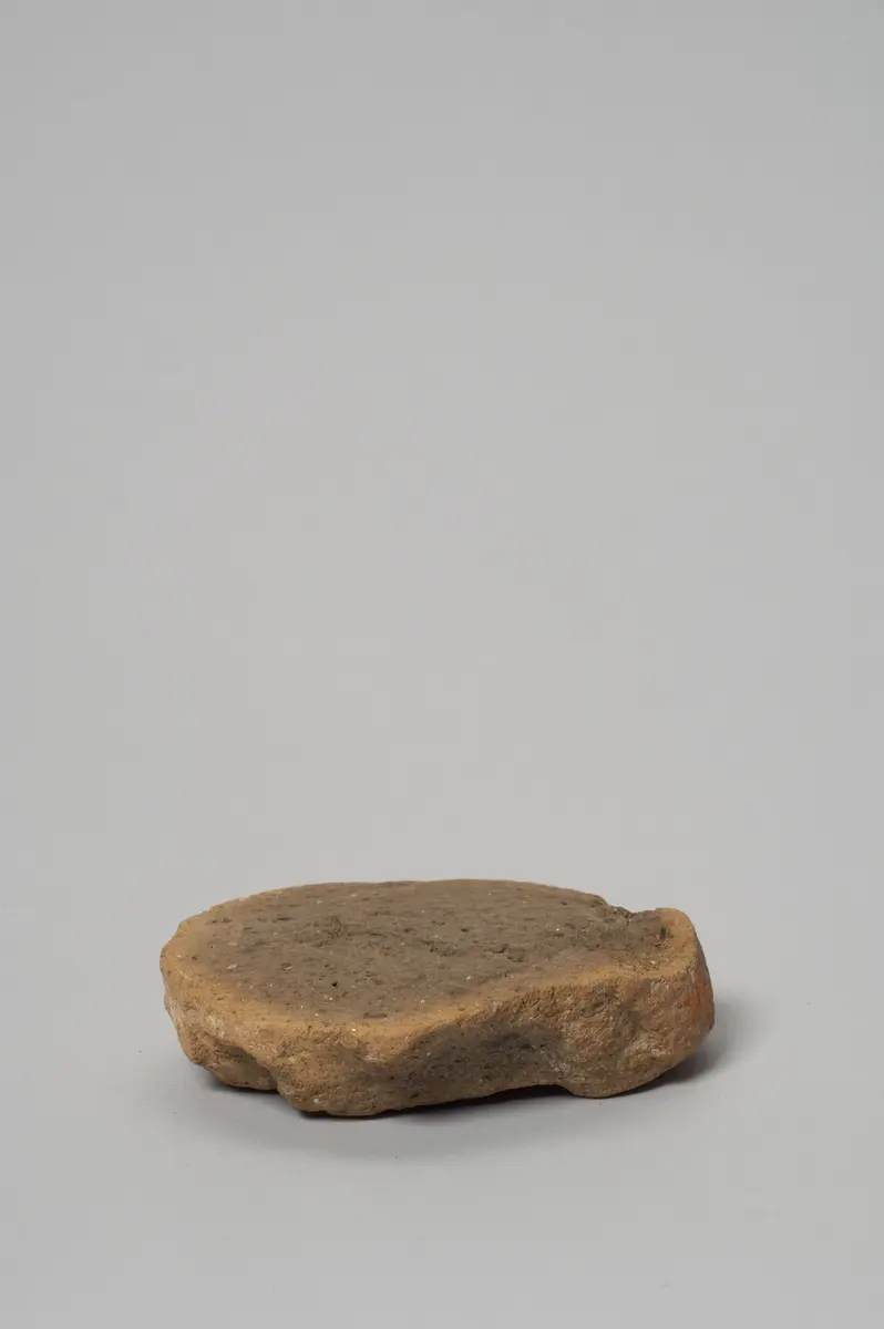 Fragmentierter Grabkegel des In-her-mesi