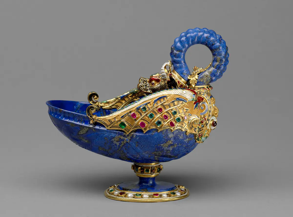 Shell-shaped Bowl, so-called Dragon Bowl