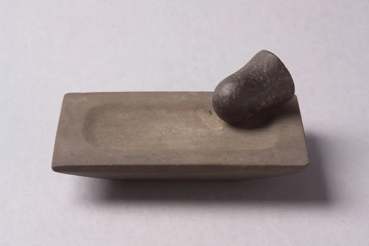 Rechteckige Schminkpalette mit Reibstein